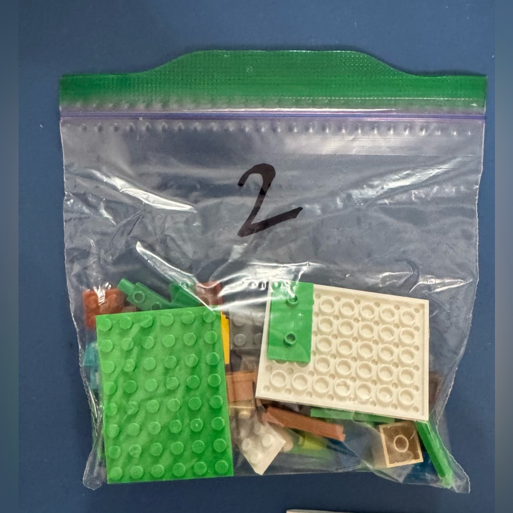 2 LEGO Minecraft Sets with Blue and Brown House - Picture 3 of 5
